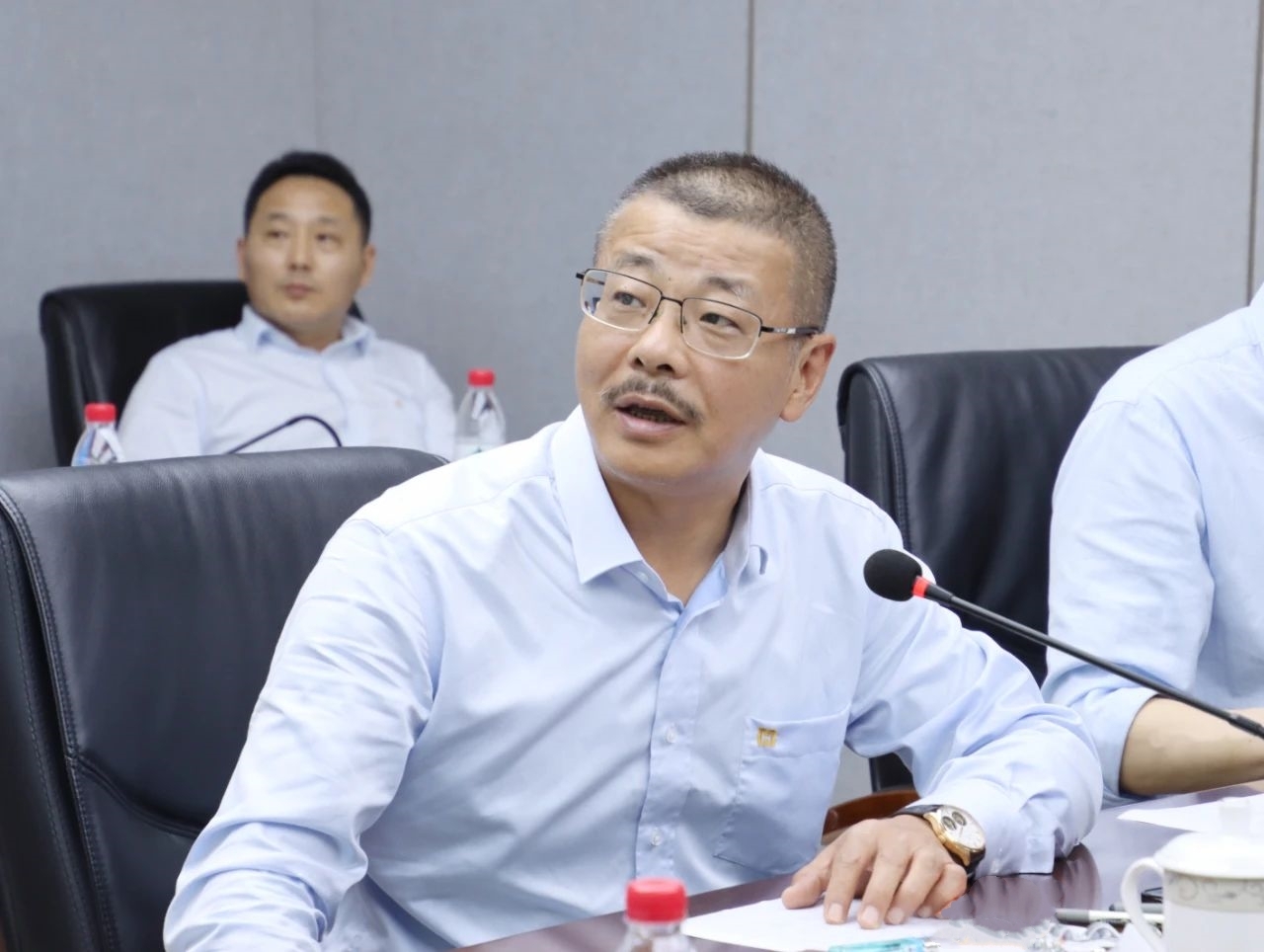 米乐M6学习贯彻海南省委八届四次全会精神 推动高质量生长2_副本_副本.jpg